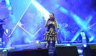 Selendi’nin kurtuluş yıl dönümünde Merve Özbey rüzgarı esti
