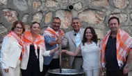 Çal sahnesinde kuşaklar arası buluşma: Türkü Akbayram gözyaşlarını tutamadı