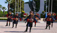 Aliağa’nın kurtuluş günü coşkusu: 104 yıl önce yakılan bağımsızlık meşalesi gururla taşınıyor