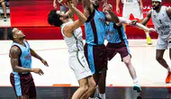İzmir'in basketbol devleri hazırlık maçında buluşuyor: Gözler parkeye çevrildi
