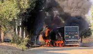 Dalaman'da korkutan yangın: Belediye aracı küle döndü