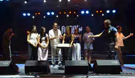 Selendi'de kurtuluş coşkusu sahnede taçlandı: Başkan Daban'a doğum günü sürprizi