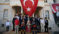 Kuşadası 104 yıl önceki o büyük günün coşkusunu meydanlarda yaşadı