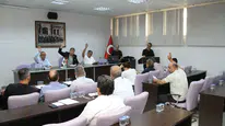 Kula’da meclis gerilimi: Spor salonu protokolü komisyon kapısında kilitlendi