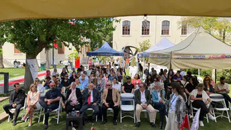 İzmir’de Gençlerin Sessiz Çığlığına Kulak Verildi: "Görünmeyeni Görmek"