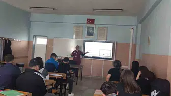 Söke'de gençlere sağlıklı yaşam reçetesi: Uzmanlar uyarıyor