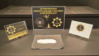 Afyonkarahisar polisinden zehir tacirlerine gece operasyonu: 3 tutuklama