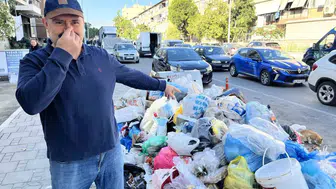 Karşıyaka'da çöp krizi alarm veriyor: İhale iptali sokakları çöplüğe çevirdi