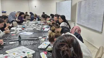 Muğla'da Cumhuriyet coşkusu fırça darbeleriyle seramiğe işlendi