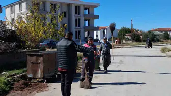 Bolvadin’de temizlik mesaisi Yeni Mahalle’ye taşındı
