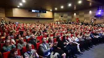 Sanat Güneşi Manisa’da bir kez daha doğdu: Zeki Müren şarkılarıyla anıldı