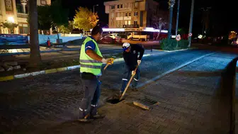 Didim’de sağanak alarmı: Ekipler tıkanıklıkları tek tek temizledi