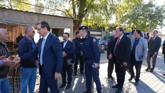 Salihli'de çözüm odaklı ziyaret: Kaymakam Güldoğan mahalle sakinlerini dinledi