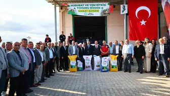 Manisa'da çiftçinin yüzü güldü: Hem tarlaya bereket hem ormana koruma