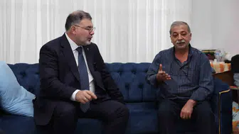 İzmir’de güvenli yuvalar yükseldi: Depremzede ailelerin yeni yaşam sevincine ortak oldu