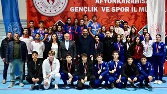 Afyonkarahisar'da kürsü Şimşek Kulübü'nün oldu: Floor Curling'de madalyalar sahiplerini buldu