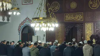 Efeler’de huzur dolu sabah: Cemaat Telli Dede Camii’nde buluştu