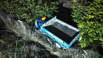 Afyon'da şaşkına çeviren kaza: Tarım aracı tarlaya adeta park etti