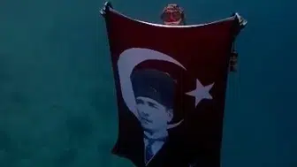 Akyaka’da Cumhuriyetin 103. yılına özel su altı selamı