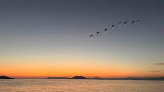 Gökyüzünde ışık dansı: Fethiye’de nefes kesen gece uçuşu
