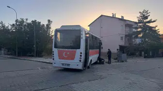 Uşak'ta sokak kesişiminde şiddetli çarpışma: Aralarında çocukların da olduğu 7 yaralı