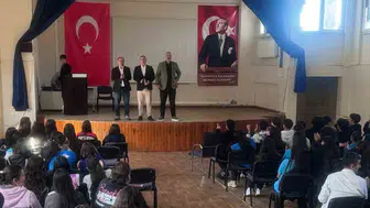 Matematik ve edebiyat tutkusu Bodrumlu gençlerle buluştu