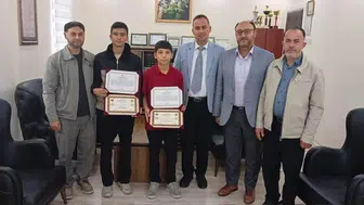 Bolvadin’de hafızlık sevinci: İki genç icazetini aldı