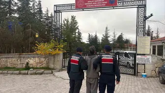 Afyonkarahisar jandarmasından kaçanlara geçit yok: 42 gözaltı
