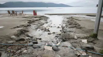 Muğla'da yağışın acı faturası: Turistik sahil kumlarını yitirdi