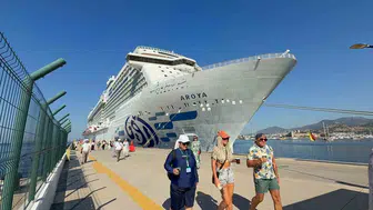 Bodrum limanında dev hareketlilik: Aroya görkemli cüssesiyle demir attı