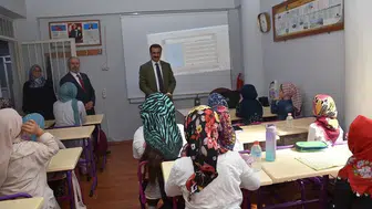 Minik öğrencilerin yaz heyecanına Kaymakam Güldoğan ortak oldu