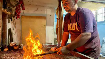 Ateşle imtihanı 35 yıldır sürüyor: İzmir’in son zanaatkarı sıcağı unuttu