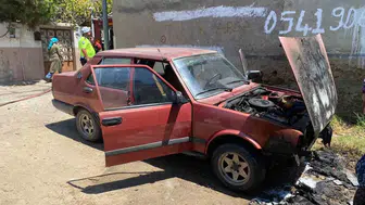 Nazilli'de kontak çevirdiği otomobil bir anda alev topuna döndü