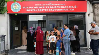 Manisa'da okul heyecanı başladı: 30 milyon liralık dev destek kartlara yüklendi