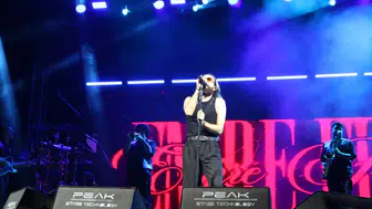Çivril’de müzik şöleni: Emre Fel meydanı coşturdu