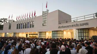 İzmir'in geleneksel buluşmasında sahne ışıkları yanıyor: Kültürpark'ta sanat şöleni başlıyor
