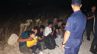 Çeşme kıyılarında umuda yolculuk yarıda kaldı: 18 kişi kurtarıldı
