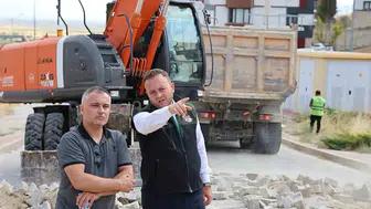 Çivril’de TOKİ sakinlerinin yol çilesi bitiyor: Modern asfalt için düğmeye basıldı