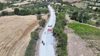 Gördes’te 27 yıllık ulaşım çilesi sona erdi: Toprak yol asfaltla tanıştı