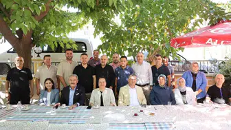 Buldan’da siyasi hareketlilik: AK Parti saflarına katılan 15 yeni isme rozetleri takıldı