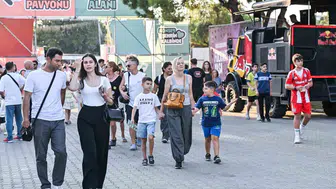 İzmir'in geleneksel buluşma noktası 95. kez kapılarını araladı: Kültürpark'ta festival coşkusu
