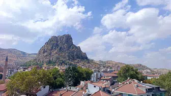 Afyonkarahisar'da termometreler düşüşe geçti: Yağışlı hava dalgası yolda