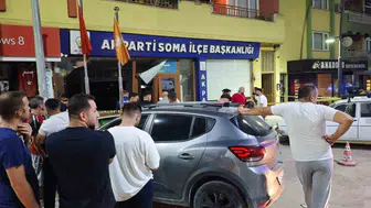Soma'da Otomobil Parti Binasını Toplantı Salonuna Kadar Deldi: Sürücü Yaralı