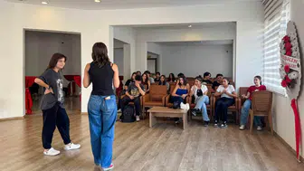 Efeler’de sanat dolu bir sonbahar: Tiyatro ve halk oyunları için kayıt dönemi başlıyor