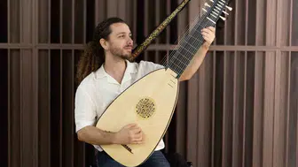 Müzik tarihinin devasa sırrı: 400 yıllık teorbo Yaşar Üniversitesi’nde yeniden hayat buluyor