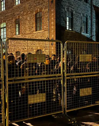 Meslek Fabrikası krizinde sıcak gelişme: Şafak vakti polis ablukası