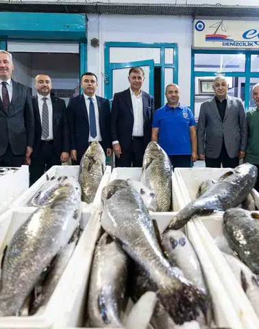 Tugay, Yeni Sezonun İlk Açık Artırmasında Balıkçıların Yanında