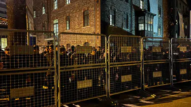 Meslek Fabrikası krizinde sıcak gelişme: Şafak vakti polis ablukası