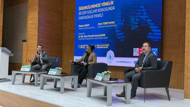 Bandırma’da bilişim suçları paneli düzenlendi