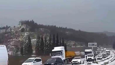 Yatağan-Milas kara yolu dolu yağışı sonrası beyaza büründü